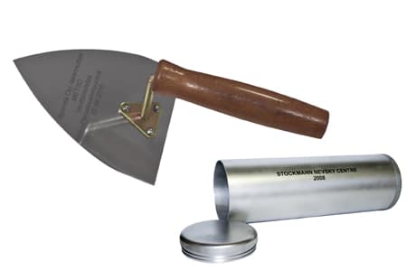 BRICKLAYER`S TROWEL FOR FOUNDATION STONE